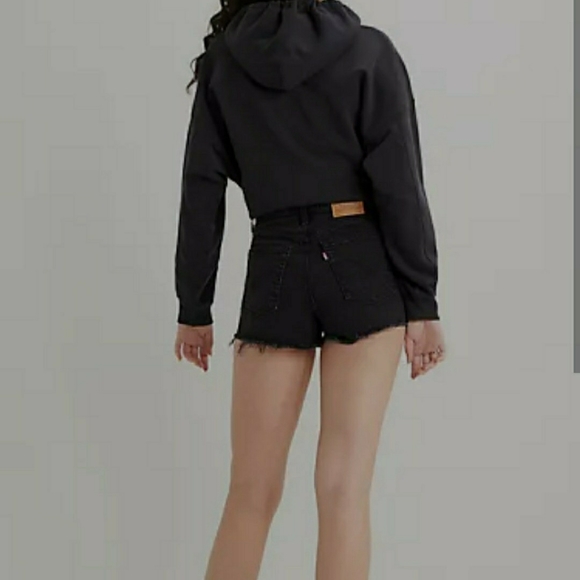 Levi's - Picture 2 of 5